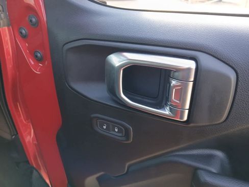 Used 2025 Jeep Wrangler Willys image 53