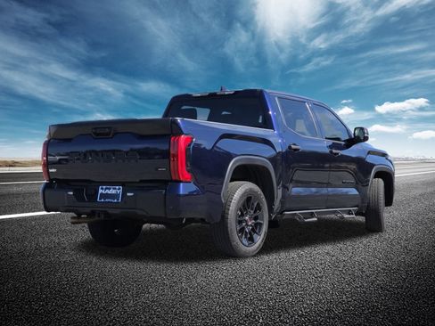 Used 2022 Toyota Tundra SR5 w/ Convenience Package image 18