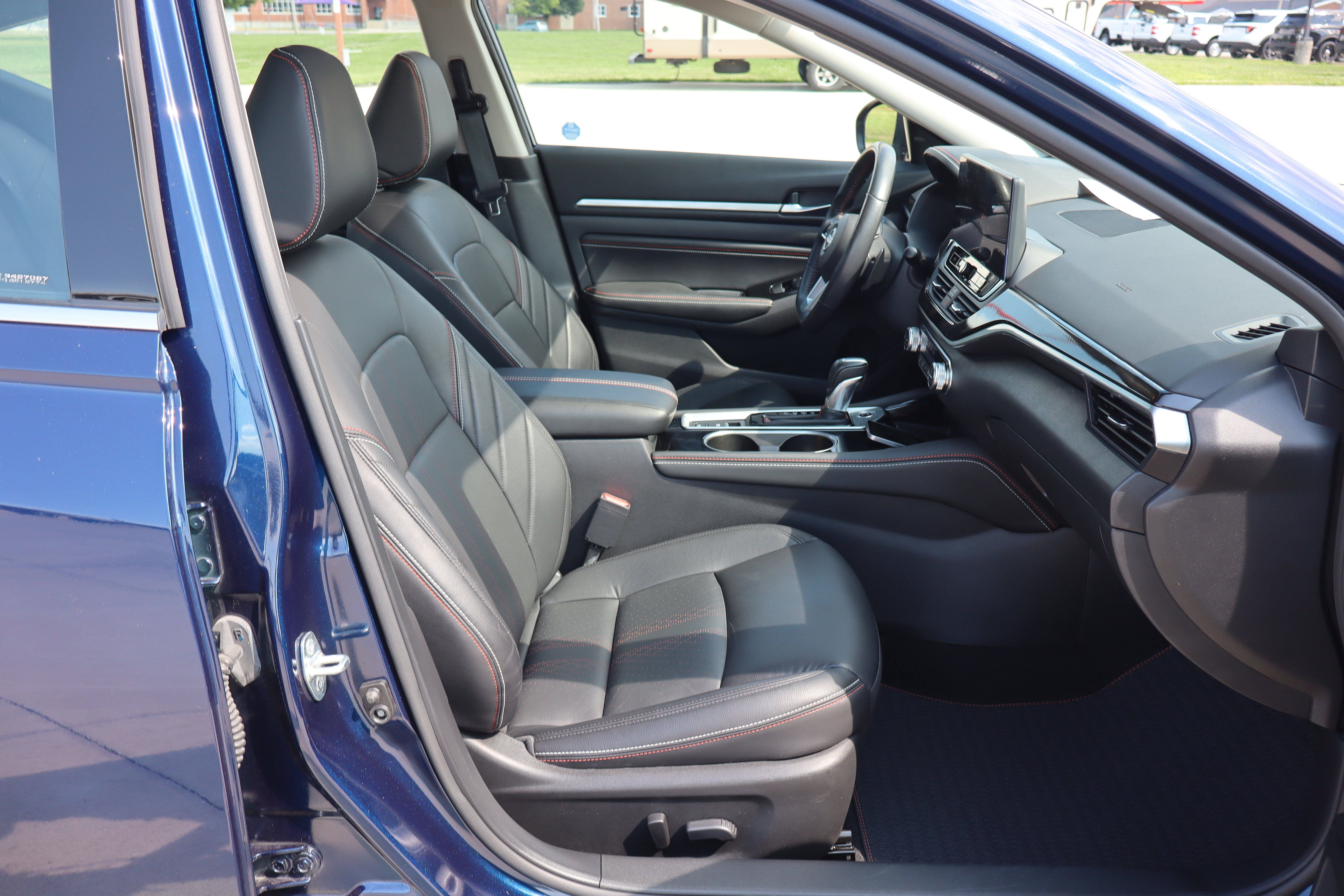 Used 2023 Nissan Altima 2.0 SR FWD image 12