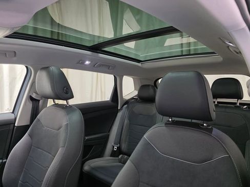 Certified 2025 Volkswagen Taos SE image 26