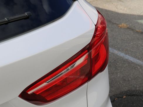 Used 2021 BMW X1 sDrive28i image 9