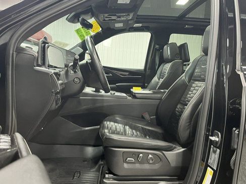 Certified 2023 Cadillac Escalade Sport Platinum w/ LPO, ONYX Package AWD/4WD image 13