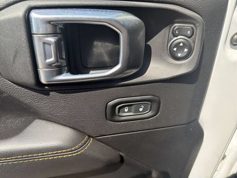 Used 2021 Jeep Wrangler Unlimited Sahara AWD/4WD image 23