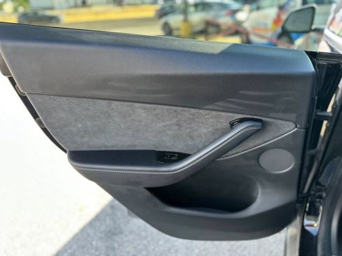 Used 2020 Tesla Model Y Long Range AWD/4WD image 22