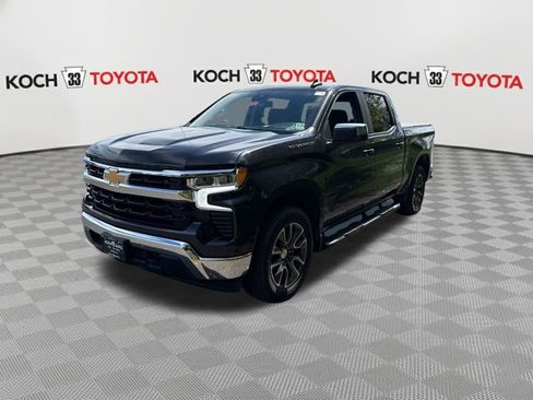 Used 2022 Chevrolet Silverado 1500 LT AWD/4WD image 3