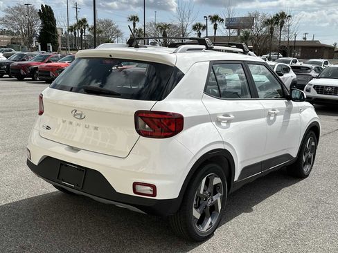 New 2026 Hyundai Venue SEL image 6