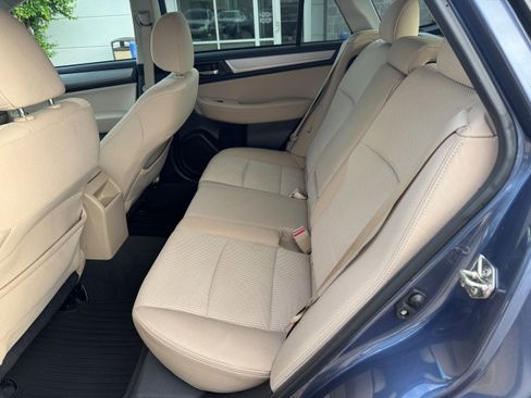 Used 2017 Subaru Outback 2.5i Premium AWD/4WD image 13