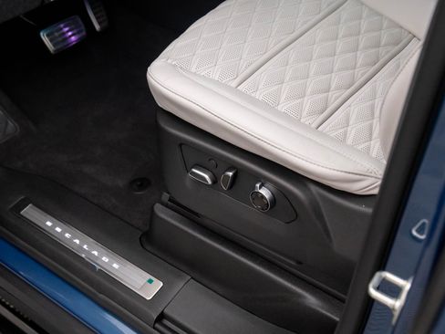 New 2026 Cadillac Escalade Platinum Sport w/ LPO, ONYX Package image 16