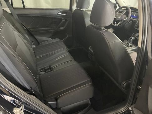Certified 2023 Volkswagen Tiguan SE w/ Panoramic Sunroof Package AWD/4WD image 7