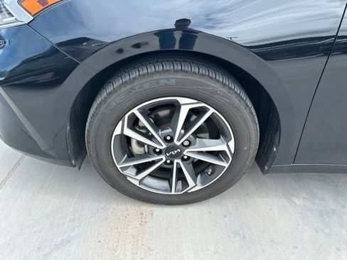 Used 2023 Kia Forte LXS FWD image 2