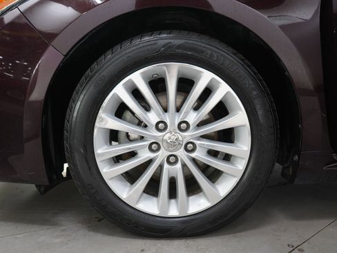 Used 2013 Toyota Avalon XLE Touring FWD image 28