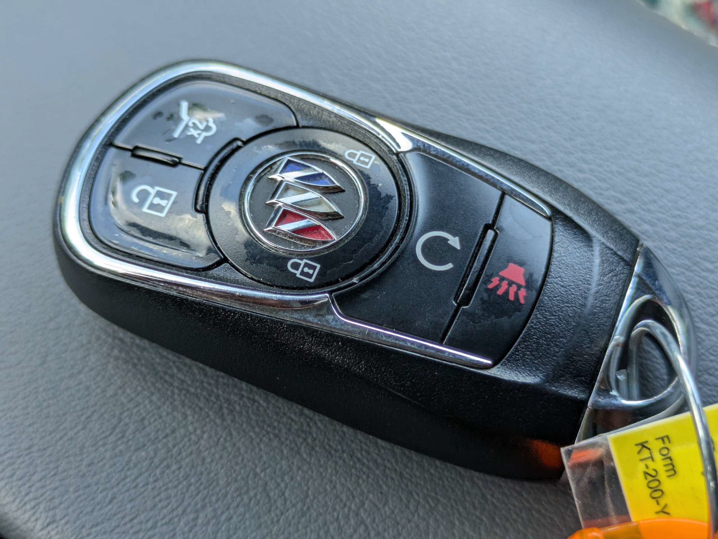 Certified 2020 Buick Envision Essence FWD image 23