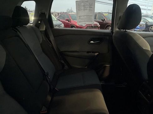 Used 2023 Nissan Rogue SV image 23