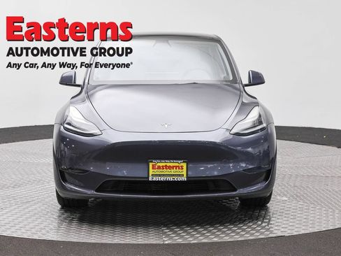 Used 2022 Tesla Model Y Long Range AWD/4WD image 2