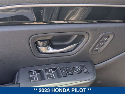 Used 2023 Honda Pilot EX-L image 11