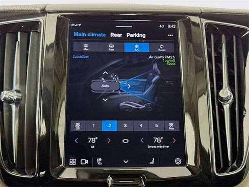 Certified 2022 Volvo XC60 B5 Inscription w/ Advanced Package image 16