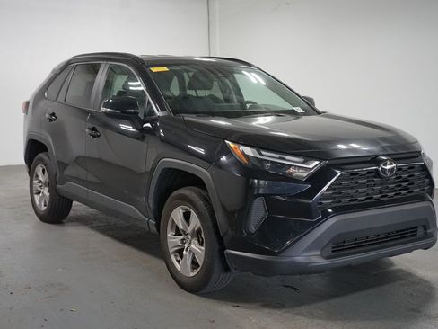 Used 2025 Toyota RAV4 XLE FWD image 3