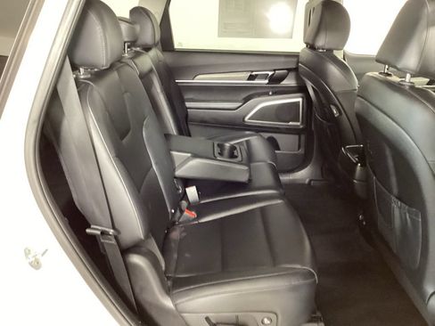 Used 2022 Kia Telluride EX AWD/4WD image 38