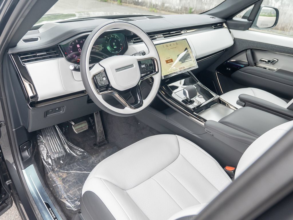 New 2026 Land Rover Range Rover Sport Dynamic SE AWD/4WD image 11