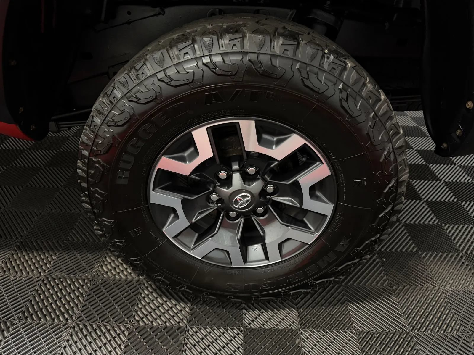 Used 2021 Toyota Tacoma TRD Off-Road w/ Technology Package AWD/4WD image 12