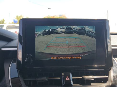 Used 2023 Toyota Corolla Cross LE image 10