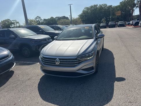Used 2021 Volkswagen Jetta SE image 5