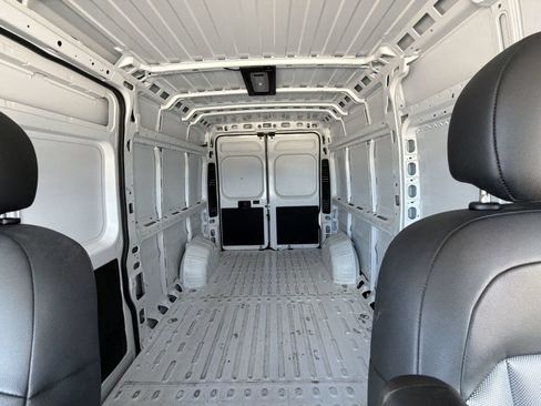 Used 2025 RAM ProMaster 2500 w/ Convenience Group FWD image 24