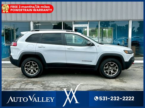 Used 2021 Jeep Cherokee Trailhawk image 8