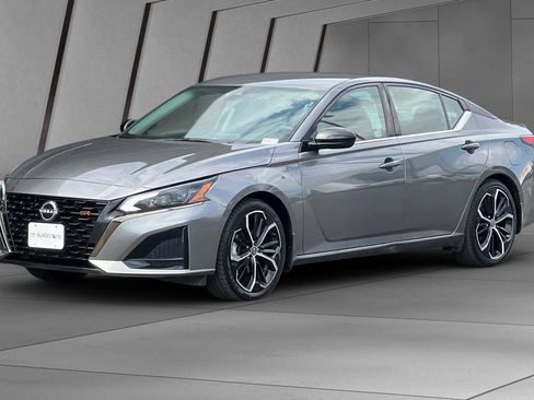 Used 2023 Nissan Altima 2.5 SR image 8