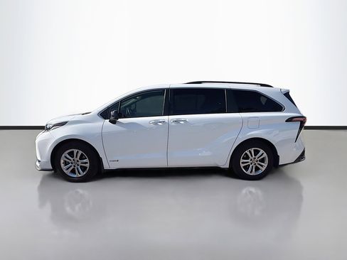Used 2021 Toyota Sienna XSE image 40