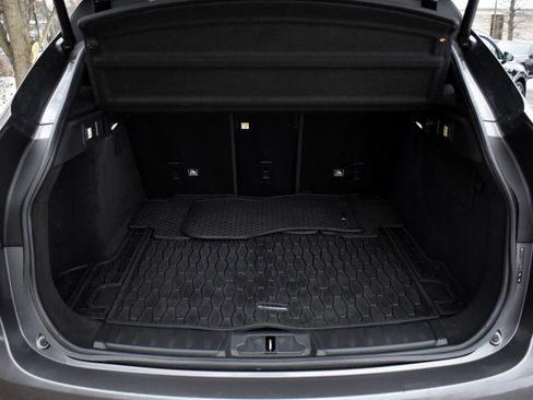 Used 2018 Jaguar F-PACE R-Sport image 51