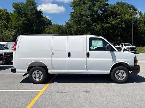 New 2026 Chevrolet Express 2500 w/ Driver Convenience Package RWD image 9