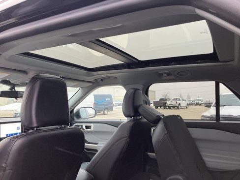 Used 2023 Ford Explorer XLT w/ Equipment Group 202A image 24
