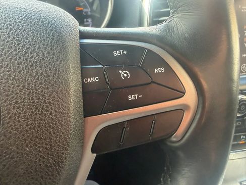 Used 2018 Jeep Grand Cherokee Limited AWD/4WD image 14