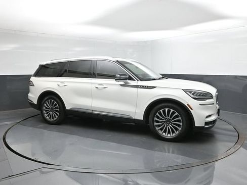 Used 2022 Lincoln Aviator Reserve w/ Elements Package Plus RWD image 17
