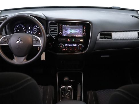Used 2018 Mitsubishi Outlander ES FWD image 24
