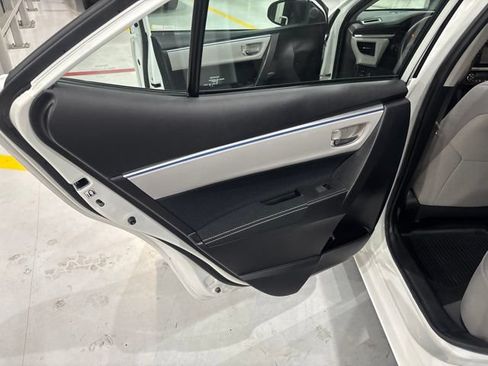 Used 2016 Toyota Corolla LE FWD image 18