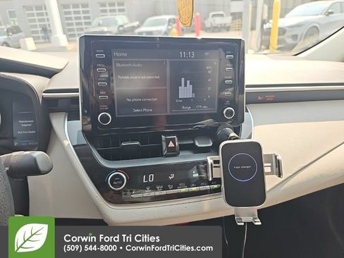 Used 2020 Toyota Corolla LE w/ Carpet Mat Package (TMS) FWD image 3