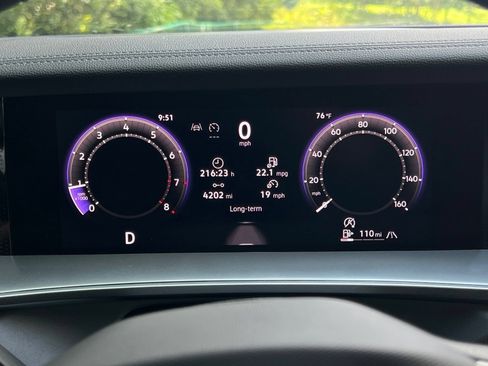 Used 2025 Volkswagen Tiguan SE R-Line AWD/4WD image 16