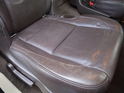 Used 2014 Cadillac Escalade Platinum image 30