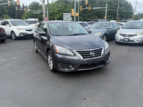 Used 2014 Nissan Sentra SR w/ SR Driver Package FWD image 3