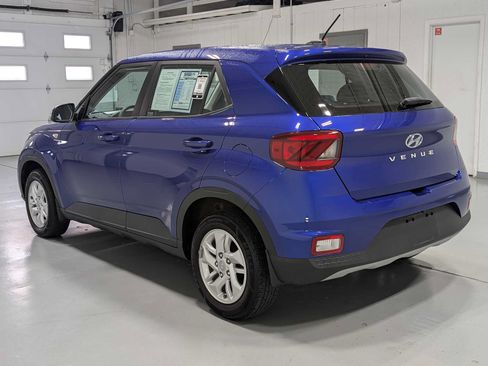 Used 2023 Hyundai Venue SE FWD image 10