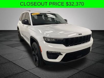 Used 2023 Jeep Grand Cherokee Limited w/ Black Appearance Package