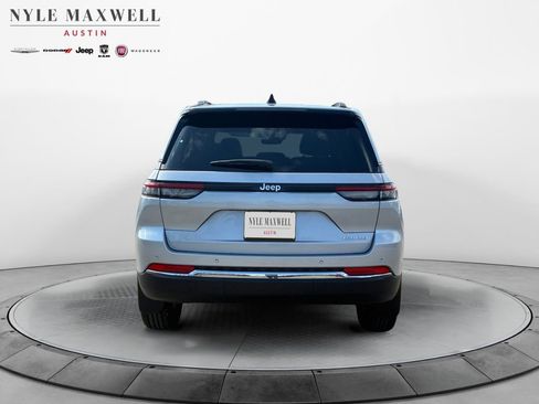 New 2025 Jeep Grand Cherokee Laredo w/ MOPAR Finishing Package image 14