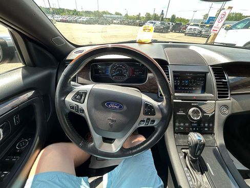 Used 2015 Ford Taurus Limited w/ Equipment Group 301A FWD image 31