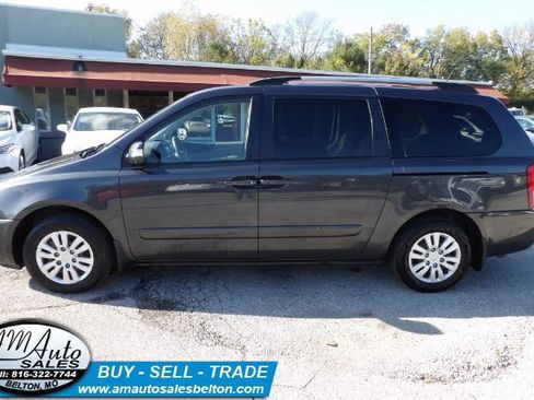 Used 2014 Kia Sedona LX image 2