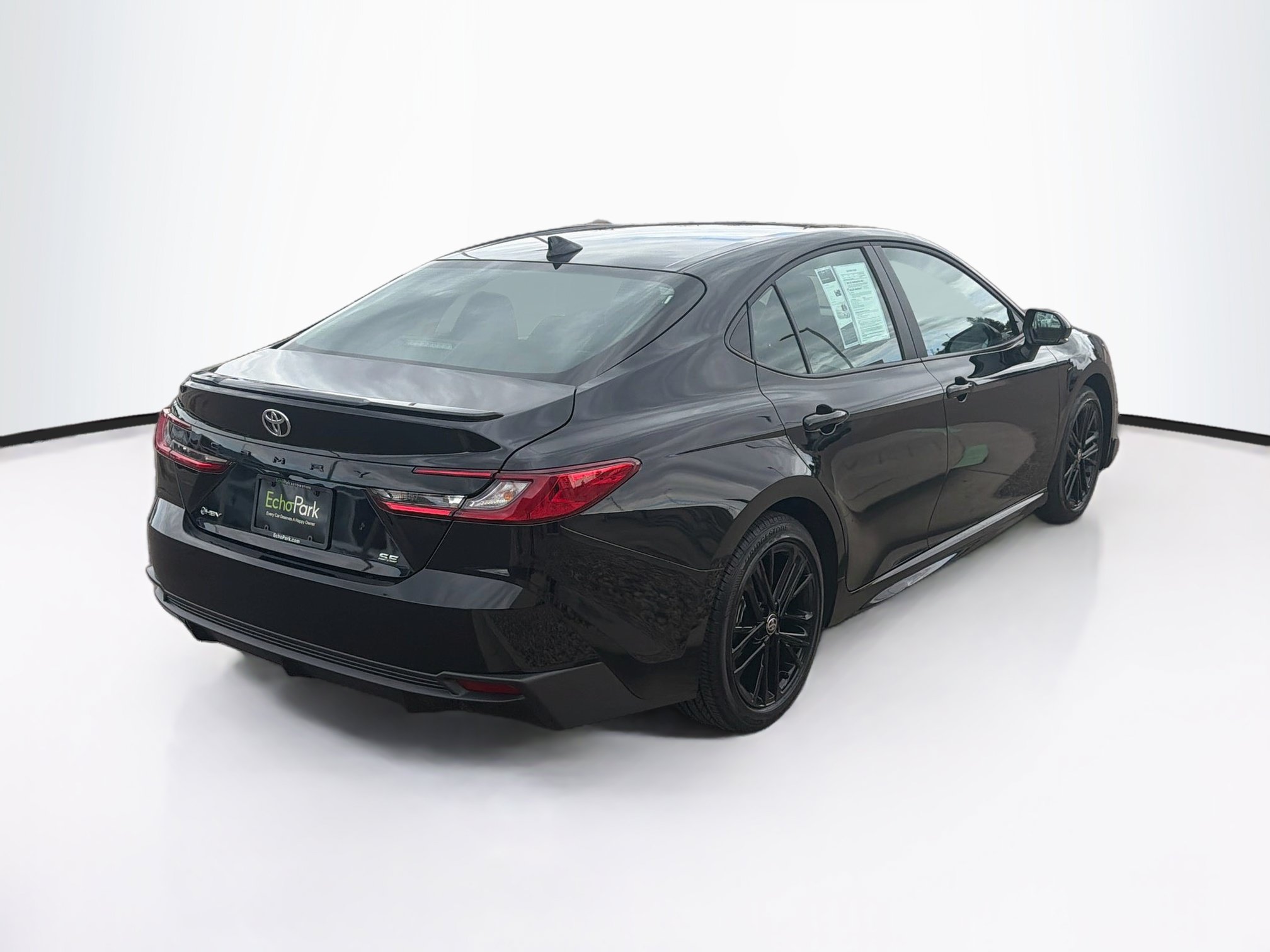 Used 2026 Toyota Camry SE FWD image 9