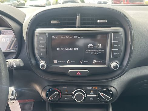 New 2025 Kia Soul LX w/ LX Technology Package image 19
