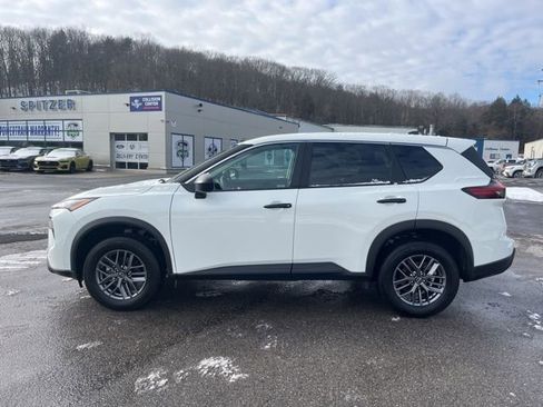 Used 2024 Nissan Rogue S image 9