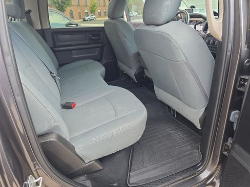 Used 2018 RAM 2500 Tradesman w/ Chrome Appearance Group AWD/4WD image 32